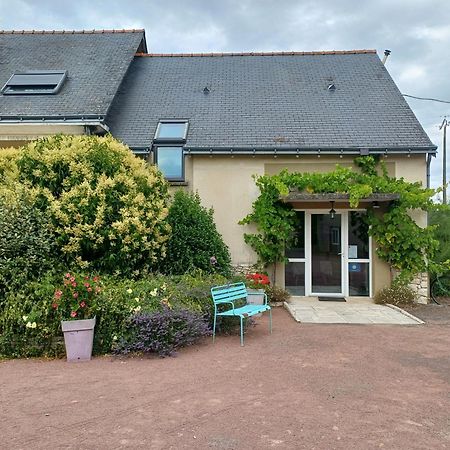 Le Logis Du Livier Hotel Saint-Georges-sur-Layon Exterior foto