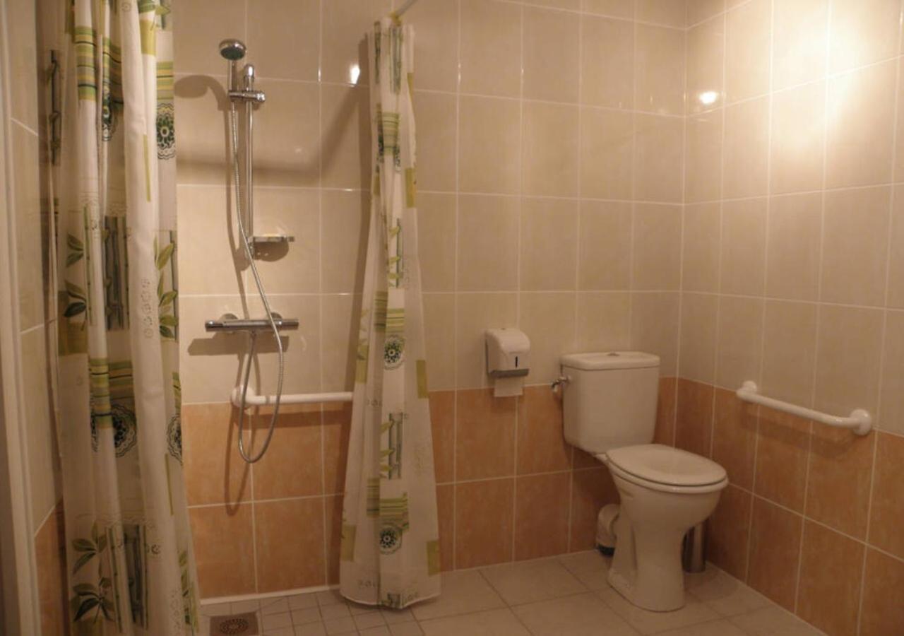 Le Logis Du Livier Hotel Saint-Georges-sur-Layon Quarto foto