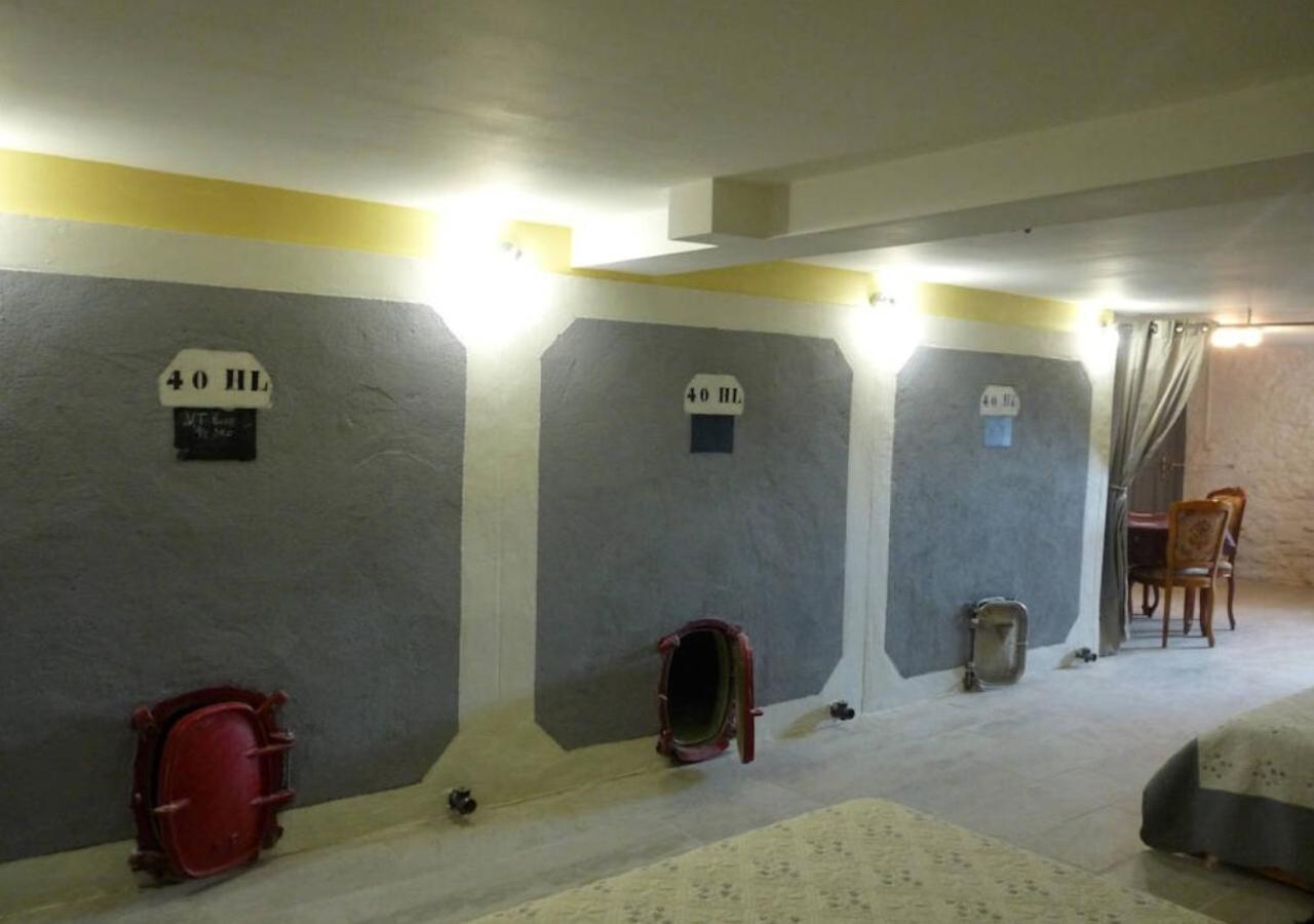 Le Logis Du Livier Hotel Saint-Georges-sur-Layon Quarto foto